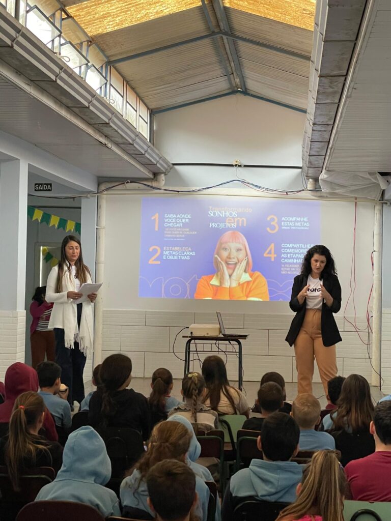 Cerca de 140 alunos participaram da atividade